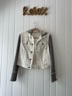 Free People Women’s Two-Tone Denim Jacket with Knit Sleeves - Cream & Gray